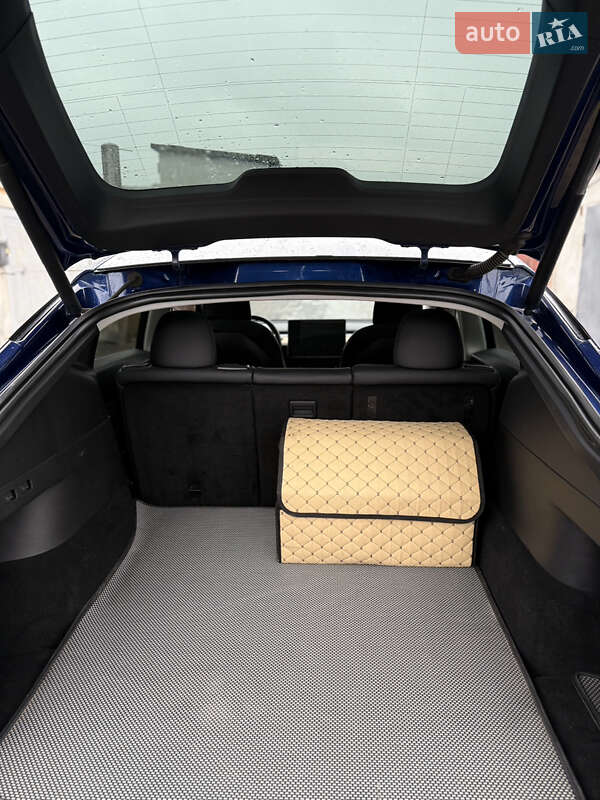 Внедорожник / Кроссовер Tesla Model Y 2020 в Львове