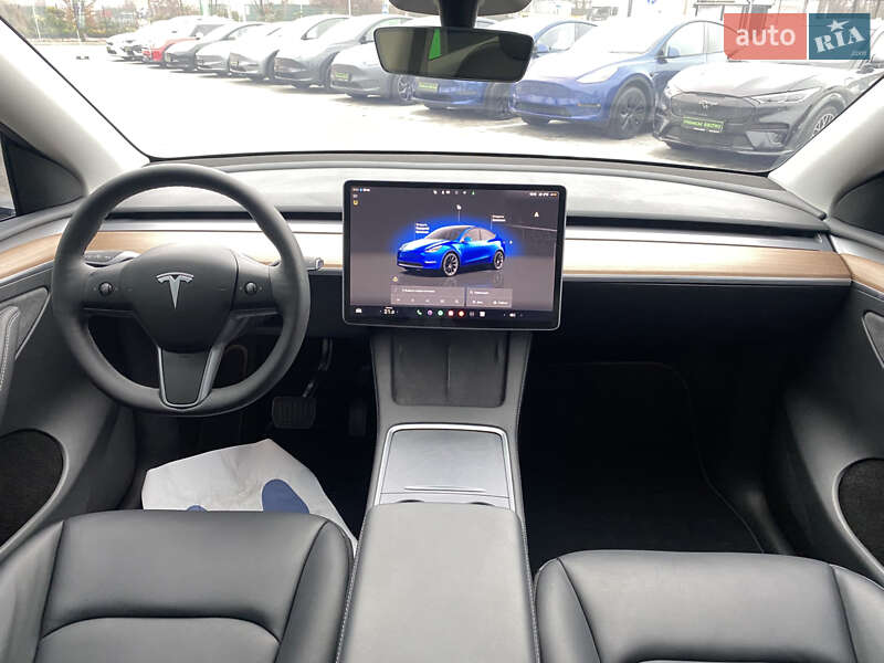 Позашляховик / Кросовер Tesla Model Y 2024 в Києві