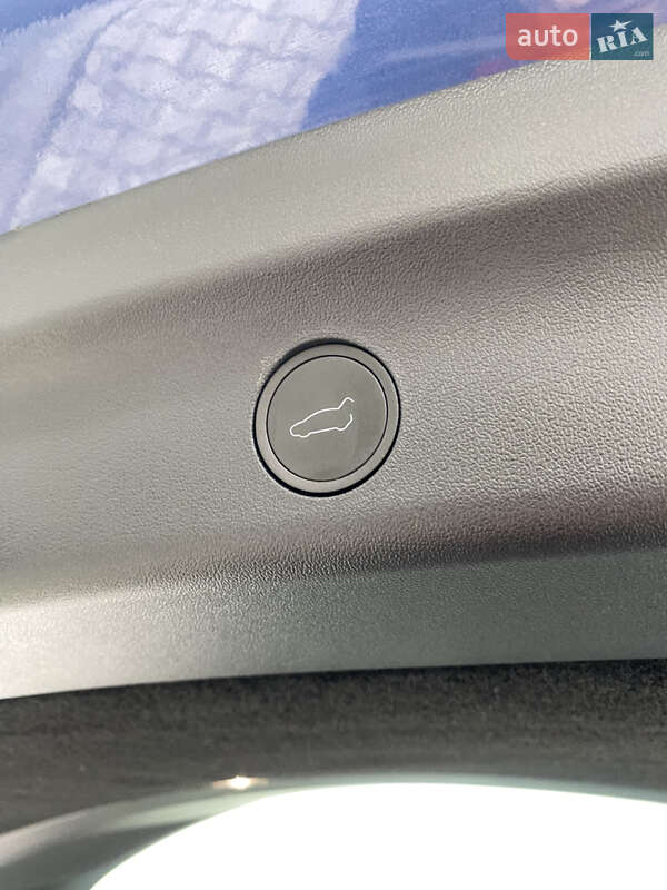 Позашляховик / Кросовер Tesla Model Y 2024 в Києві