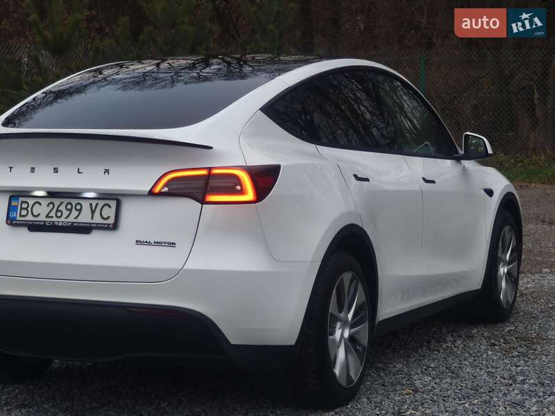 Внедорожник / Кроссовер Tesla Model Y 2023 в Львове