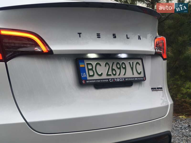 Внедорожник / Кроссовер Tesla Model Y 2023 в Львове