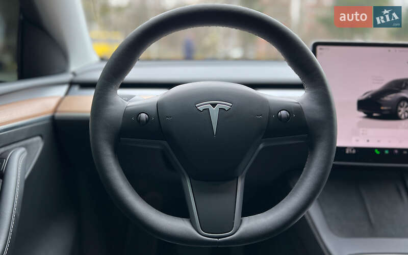 Внедорожник / Кроссовер Tesla Model Y 2024 в Львове