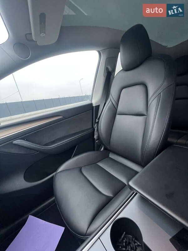 Внедорожник / Кроссовер Tesla Model Y 2023 в Луцке