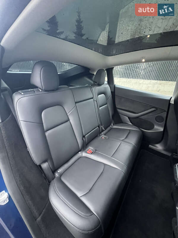 Внедорожник / Кроссовер Tesla Model Y 2023 в Луцке