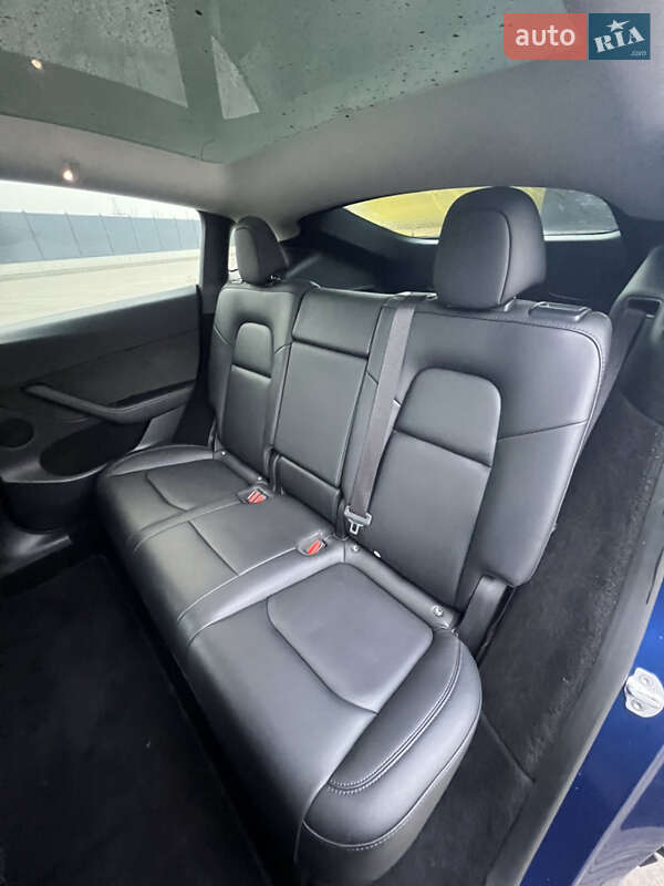 Внедорожник / Кроссовер Tesla Model Y 2023 в Луцке