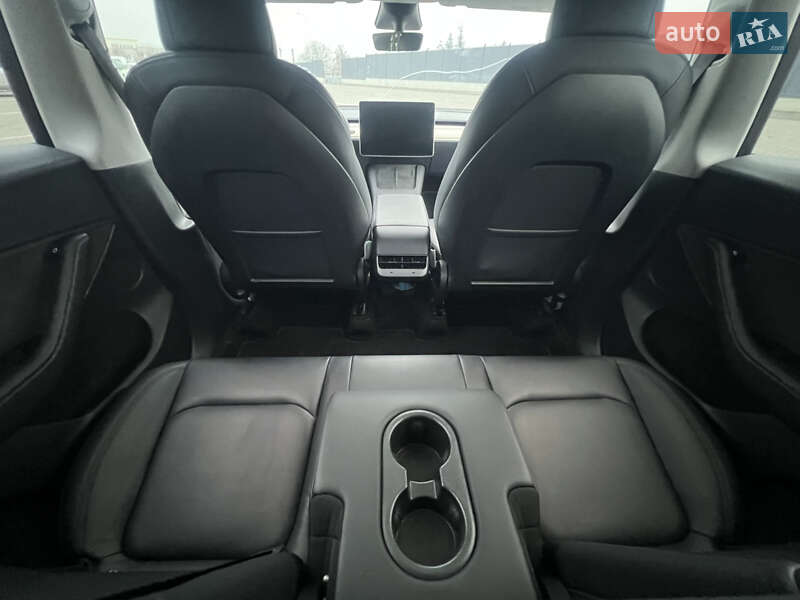 Внедорожник / Кроссовер Tesla Model Y 2023 в Луцке