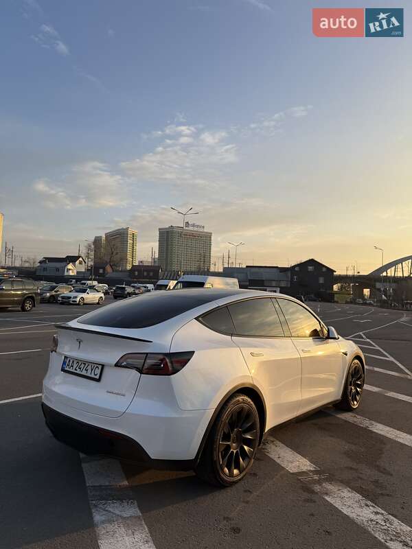 Внедорожник / Кроссовер Tesla Model Y 2022 в Киеве