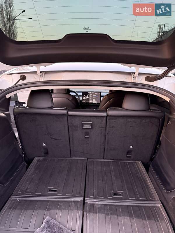 Внедорожник / Кроссовер Tesla Model Y 2022 в Киеве