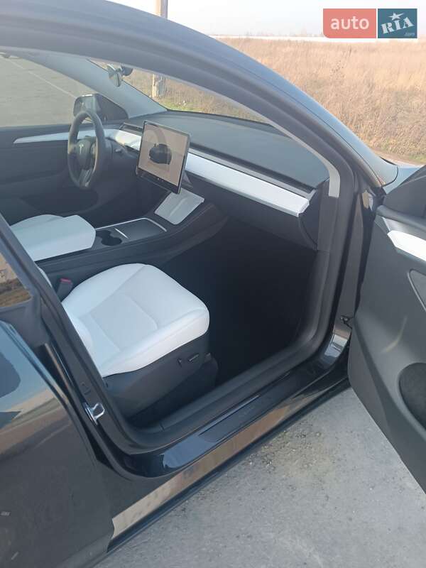 Внедорожник / Кроссовер Tesla Model Y 2024 в Коростене