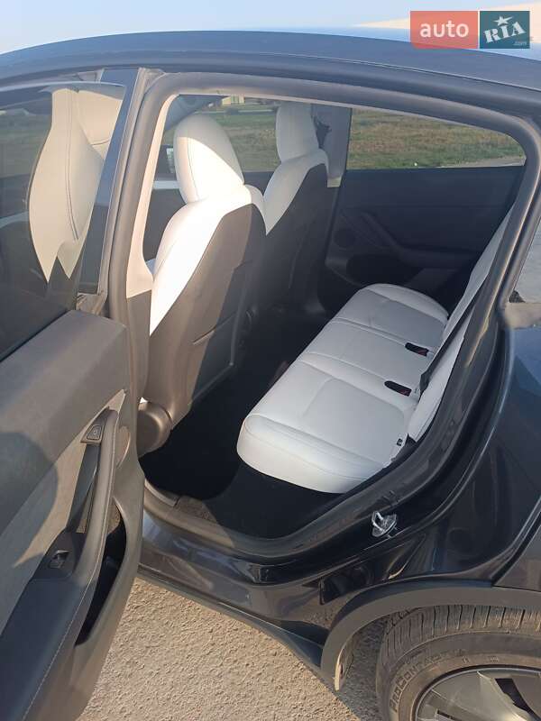 Внедорожник / Кроссовер Tesla Model Y 2024 в Коростене