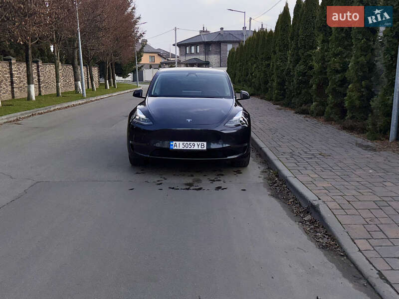 Позашляховик / Кросовер Tesla Model Y 2024 в Києві