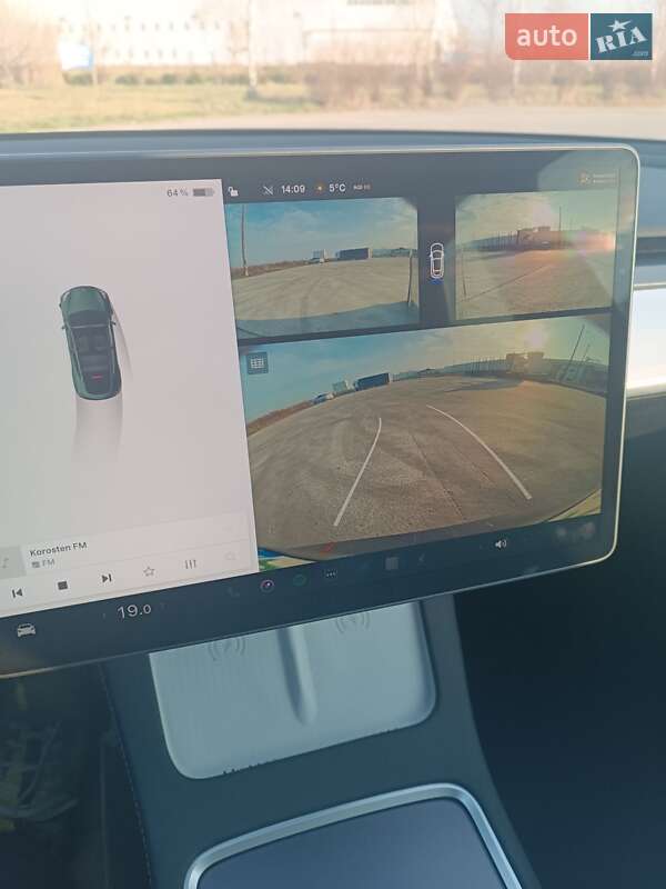 Внедорожник / Кроссовер Tesla Model Y 2024 в Коростене