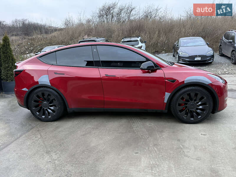 Внедорожник / Кроссовер Tesla Model Y 2021 в Ровно