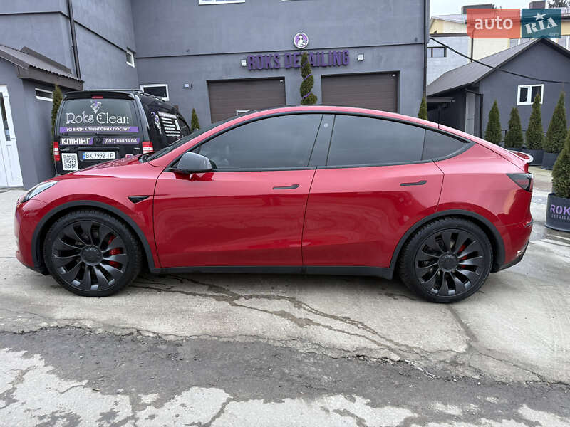 Внедорожник / Кроссовер Tesla Model Y 2021 в Ровно