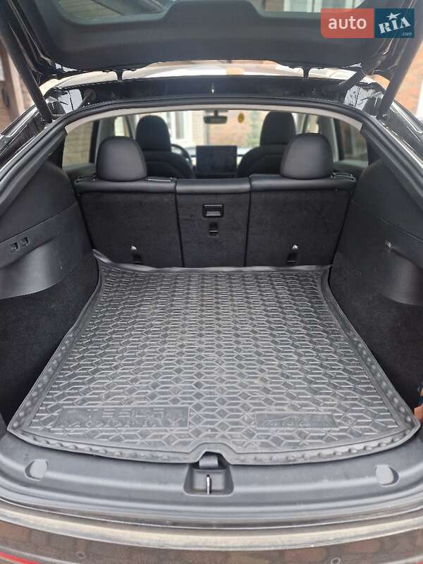 Внедорожник / Кроссовер Tesla Model Y 2021 в Киеве