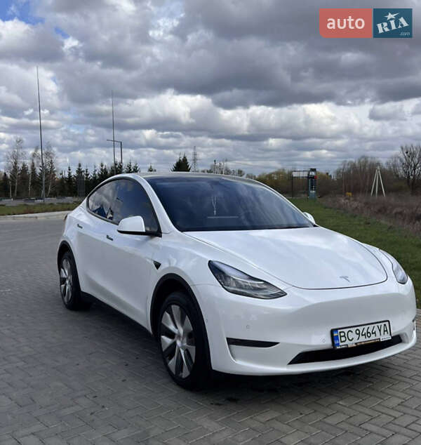 Tesla Model Y 2022