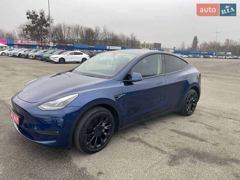 Tesla Model Y 2023