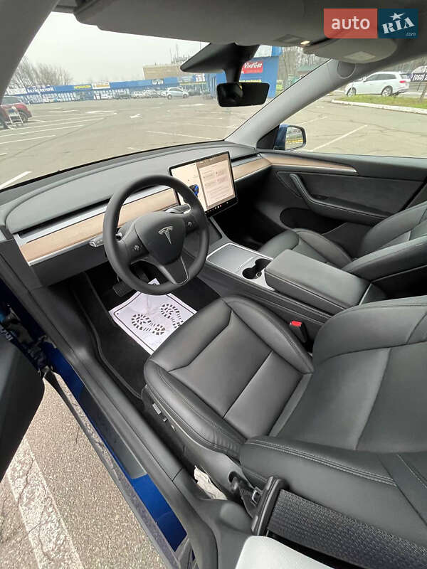 Внедорожник / Кроссовер Tesla Model Y 2023 в Киеве