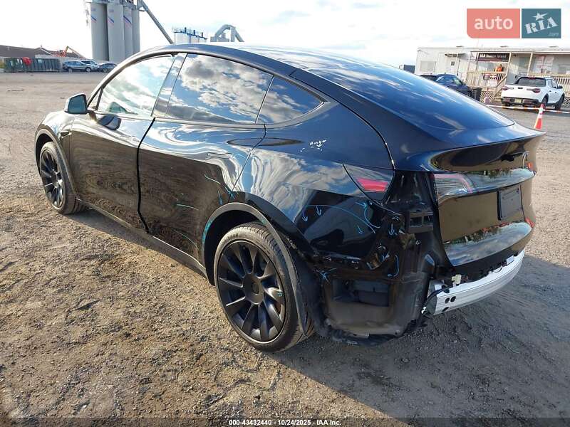 Внедорожник / Кроссовер Tesla Model Y 2023 в Львове