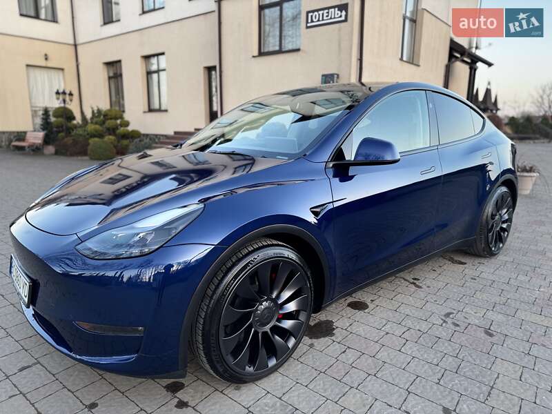 Внедорожник / Кроссовер Tesla Model Y 2024 в Стрые