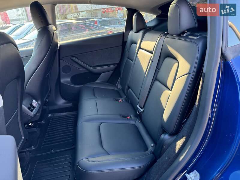 Внедорожник / Кроссовер Tesla Model Y 2023 в Киеве