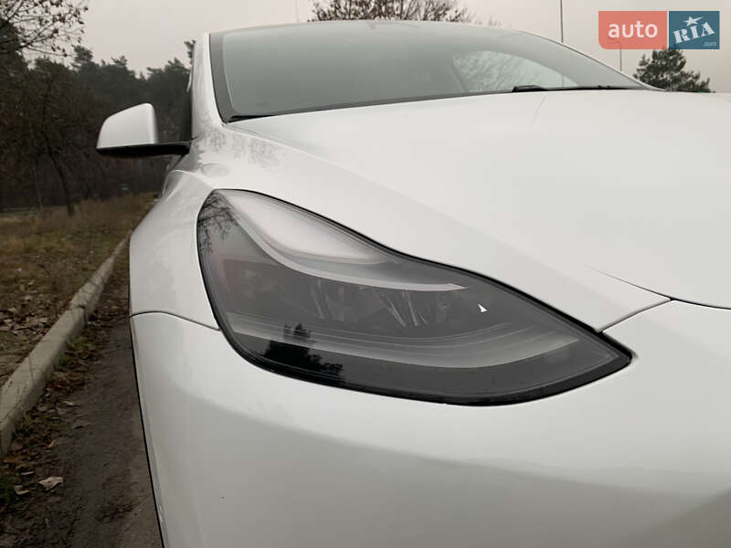 Внедорожник / Кроссовер Tesla Model Y 2020 в Киеве