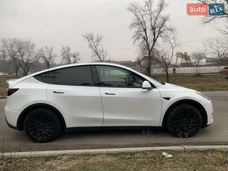 Внедорожник / Кроссовер Tesla Model Y 2020 в Киеве