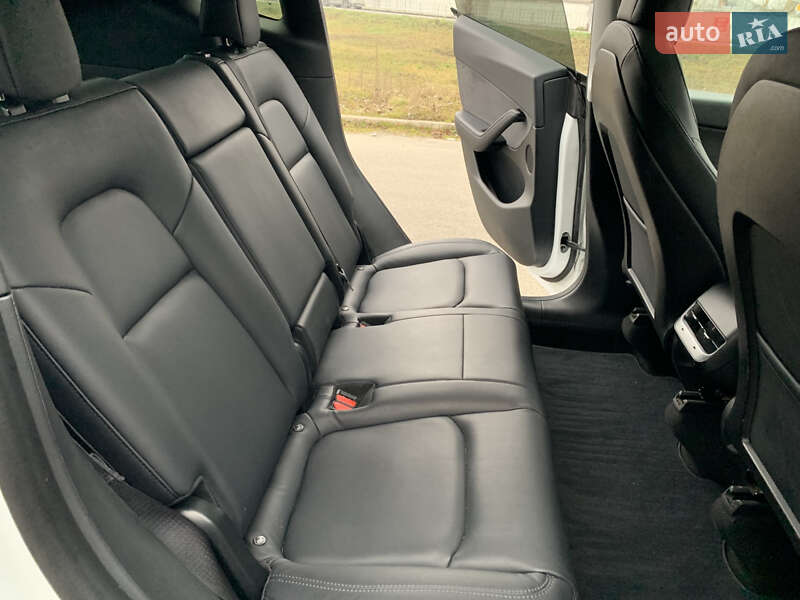 Внедорожник / Кроссовер Tesla Model Y 2020 в Киеве