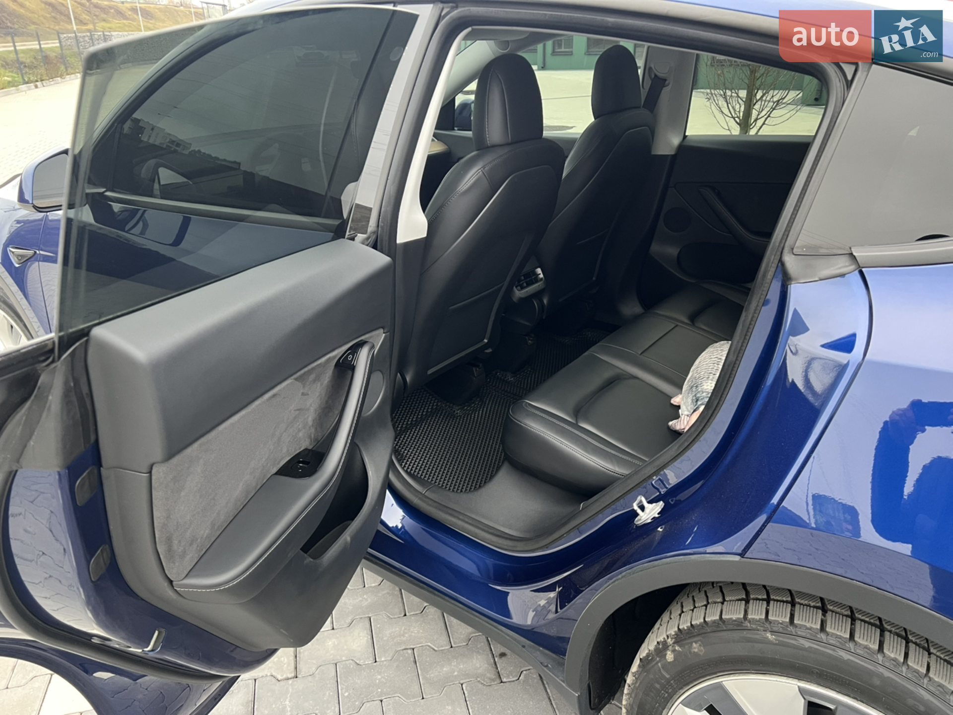 2020 Tesla Model Y - мініатюра 8