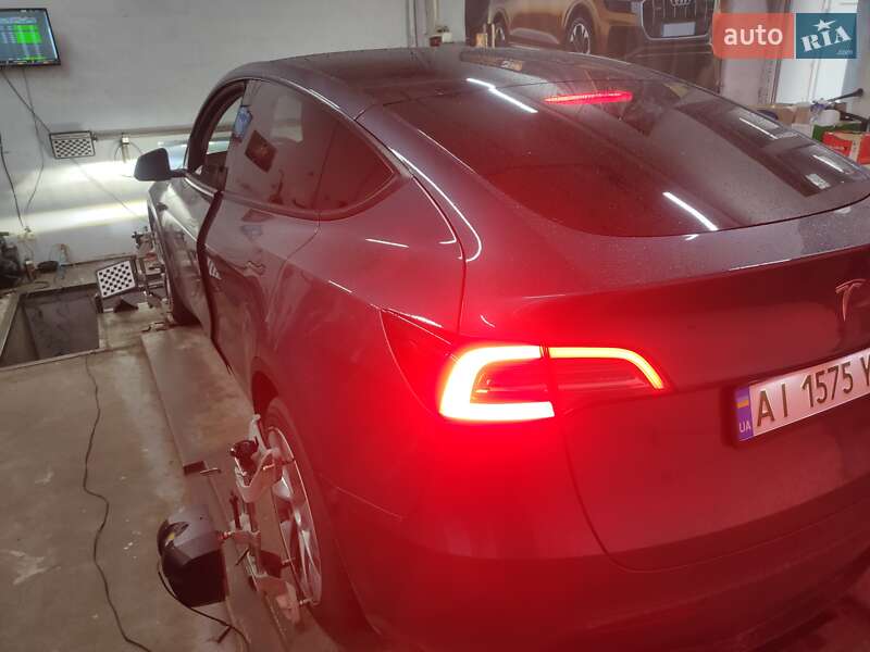 Внедорожник / Кроссовер Tesla Model Y 2023 в Киеве