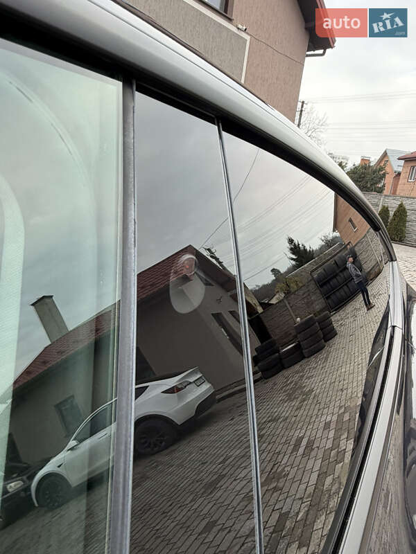 Внедорожник / Кроссовер Tesla Model Y 2024 в Львове