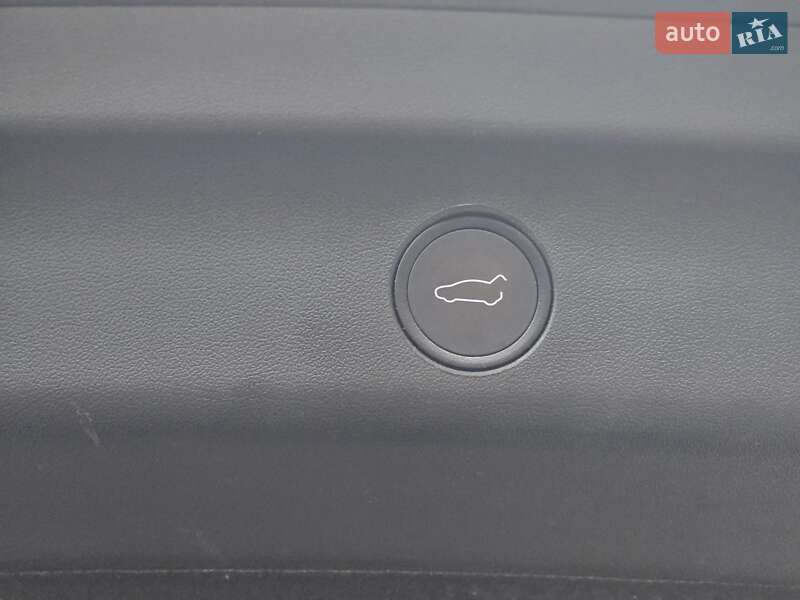 Внедорожник / Кроссовер Tesla Model Y 2020 в Львове