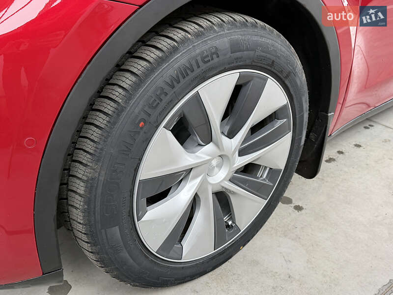 Внедорожник / Кроссовер Tesla Model Y 2022 в Ильинцах