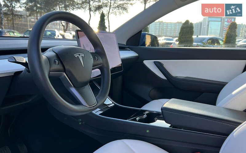 Внедорожник / Кроссовер Tesla Model Y 2021 в Львове