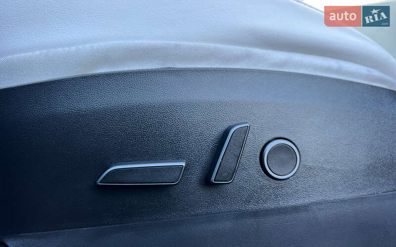 Внедорожник / Кроссовер Tesla Model Y 2021 в Львове