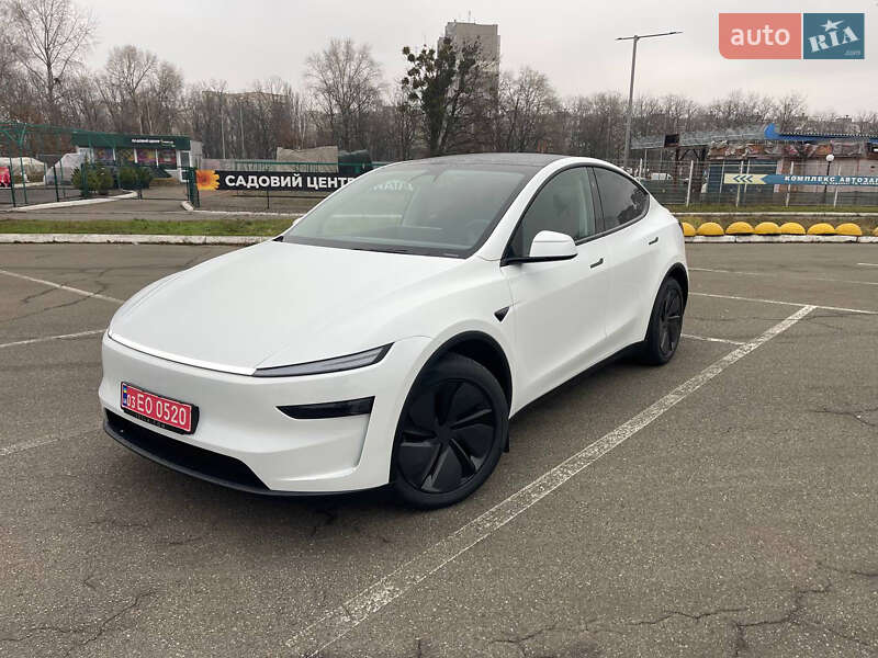 Tesla Model Y 2025 Tesla Model Y 2025