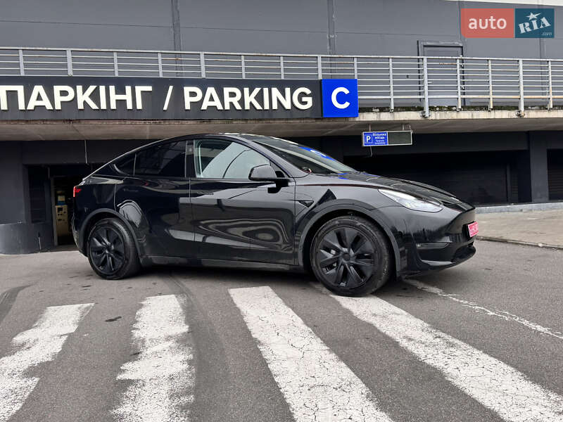 Внедорожник / Кроссовер Tesla Model Y 2024 в Киеве