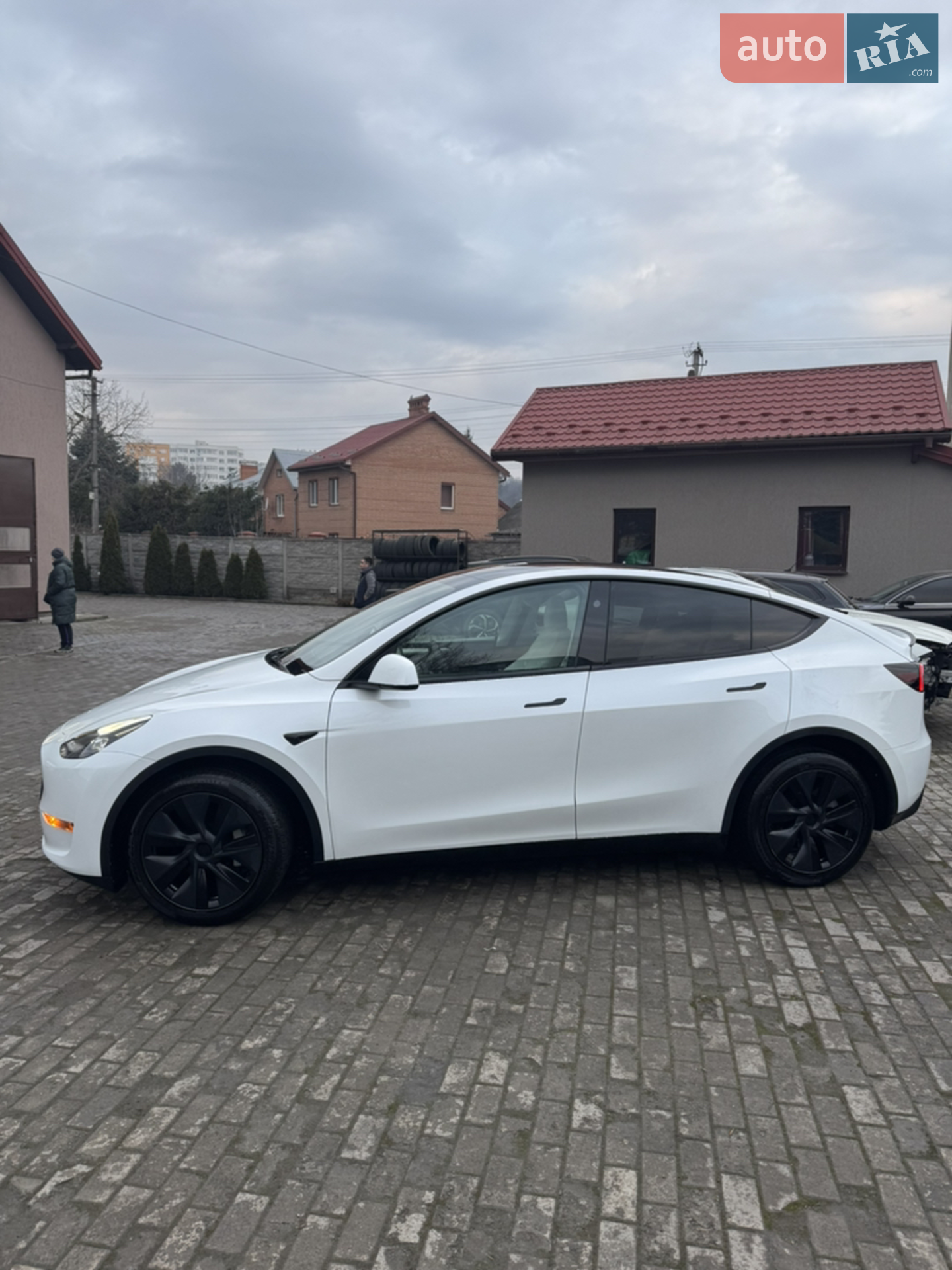 2024 Tesla Model Y - мініатюра 4