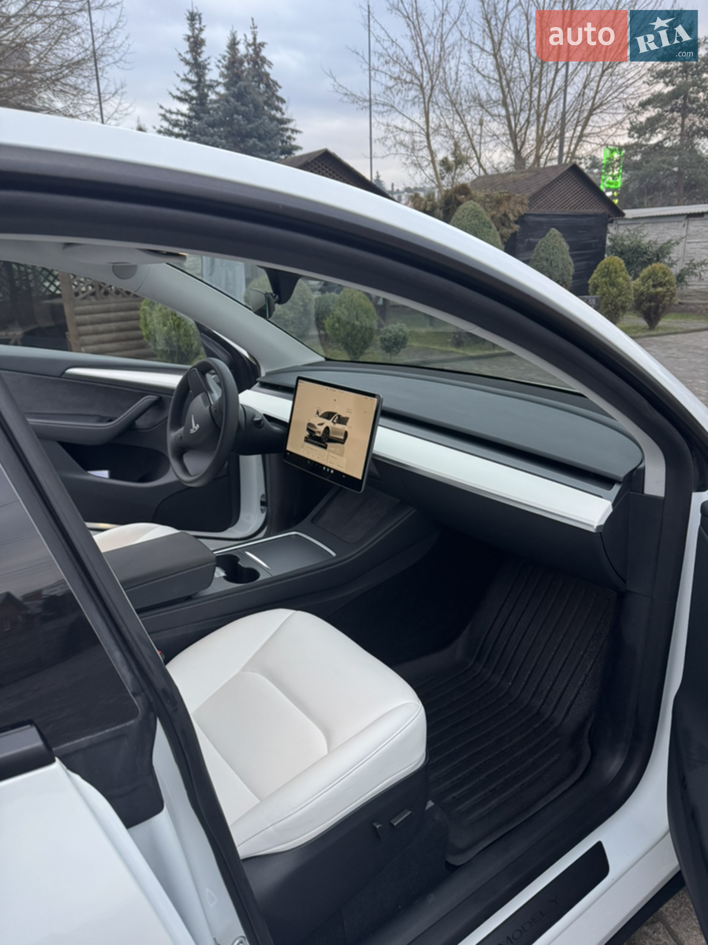 2024 Tesla Model Y - мініатюра 14