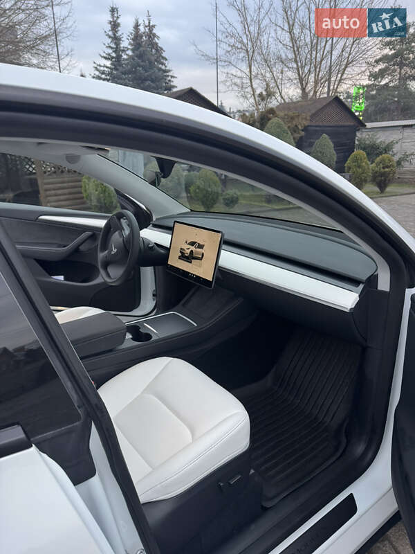 Внедорожник / Кроссовер Tesla Model Y 2024 в Львове