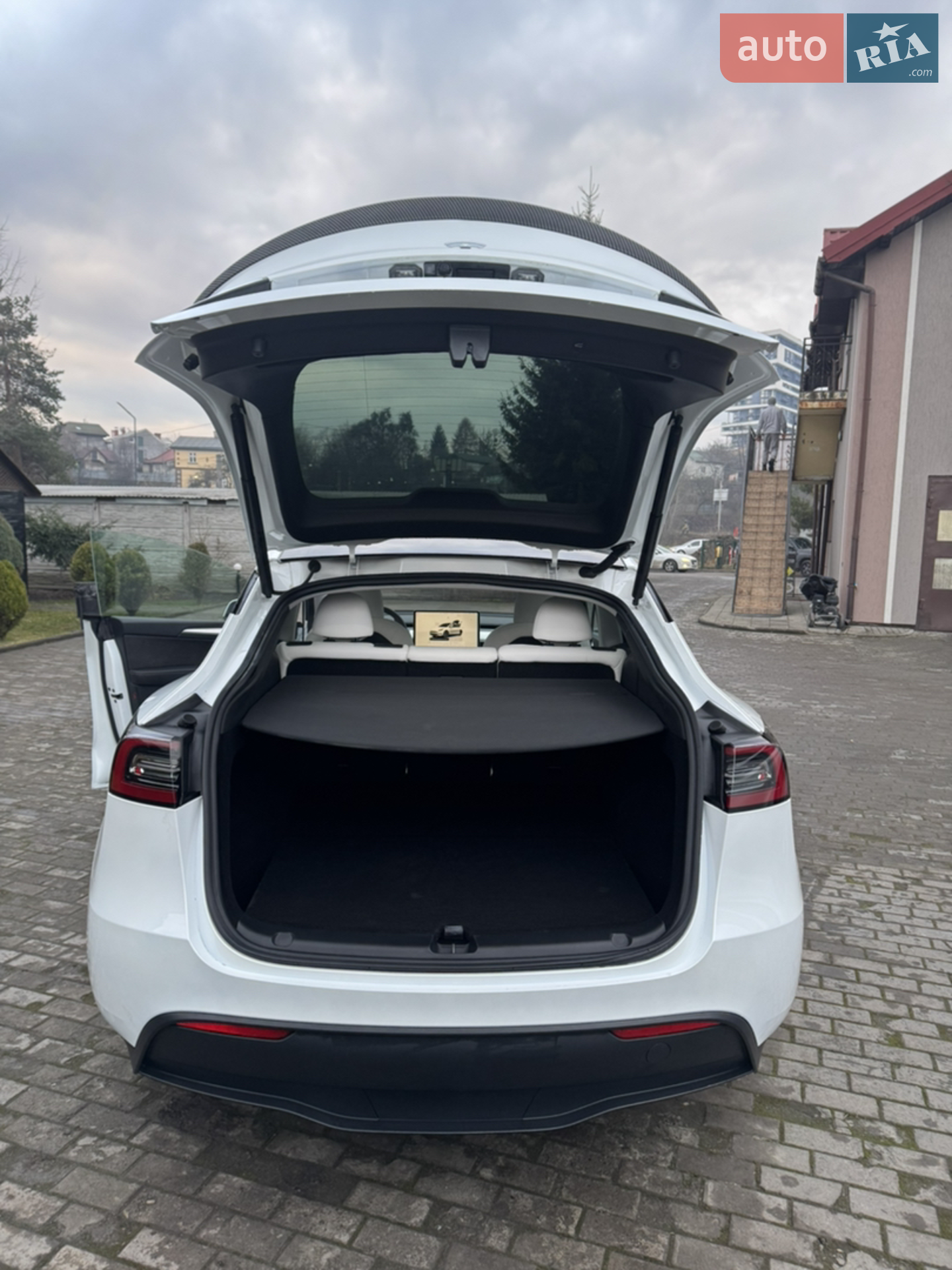 2024 Tesla Model Y - мініатюра 17