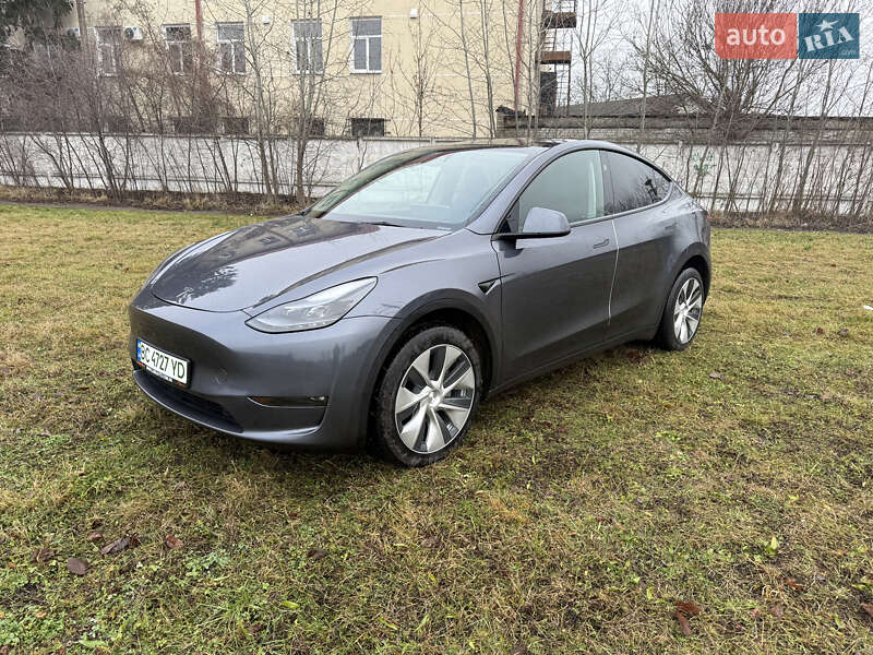 Tesla Model Y 2023