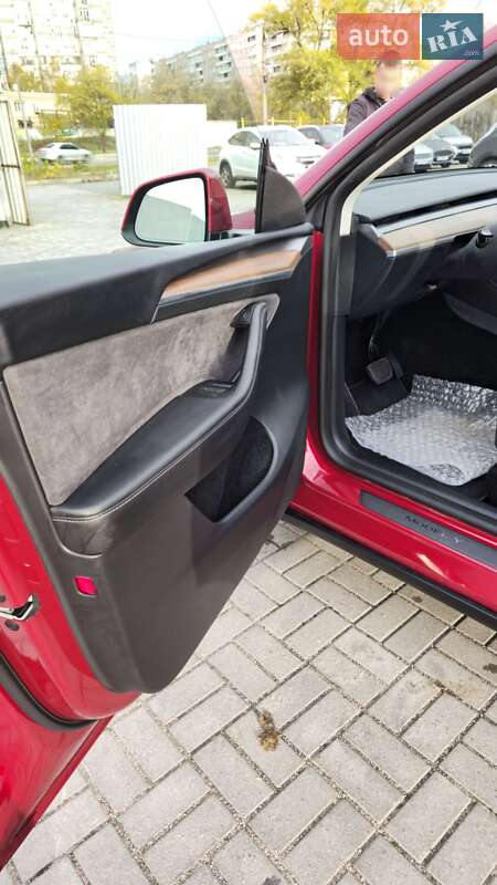 Внедорожник / Кроссовер Tesla Model Y 2024 в Запорожье