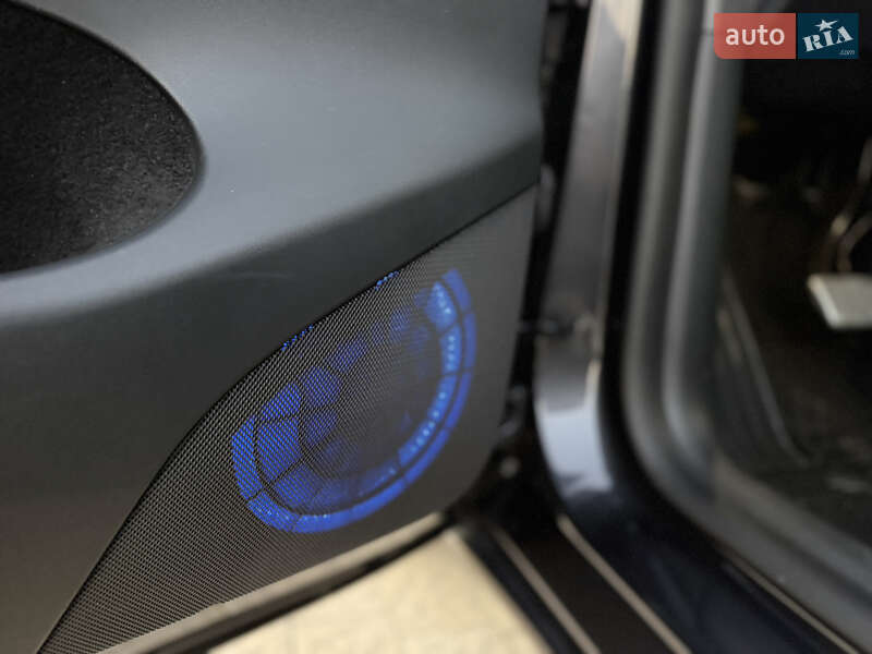 Позашляховик / Кросовер Tesla Model Y 2024 в Львові