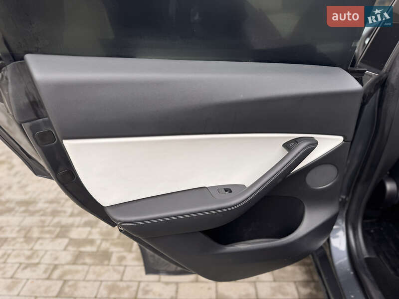 Внедорожник / Кроссовер Tesla Model Y 2021 в Виннице