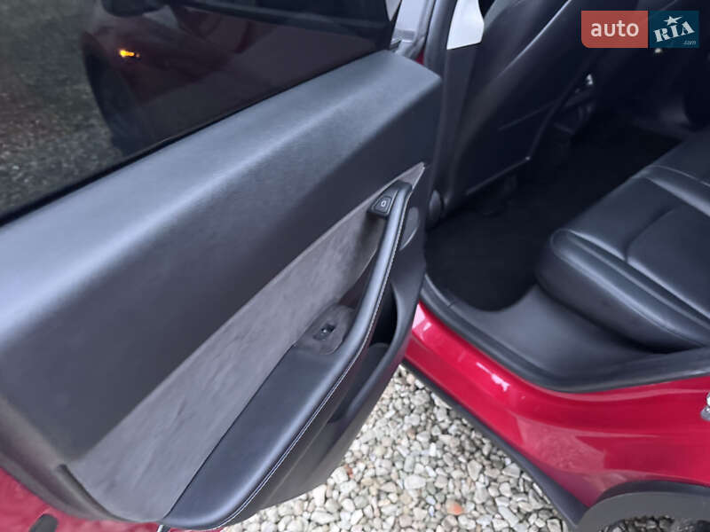 Внедорожник / Кроссовер Tesla Model Y 2021 в Ивано-Франковске