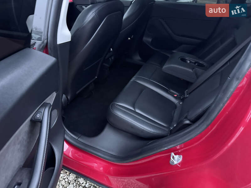 Внедорожник / Кроссовер Tesla Model Y 2021 в Ивано-Франковске