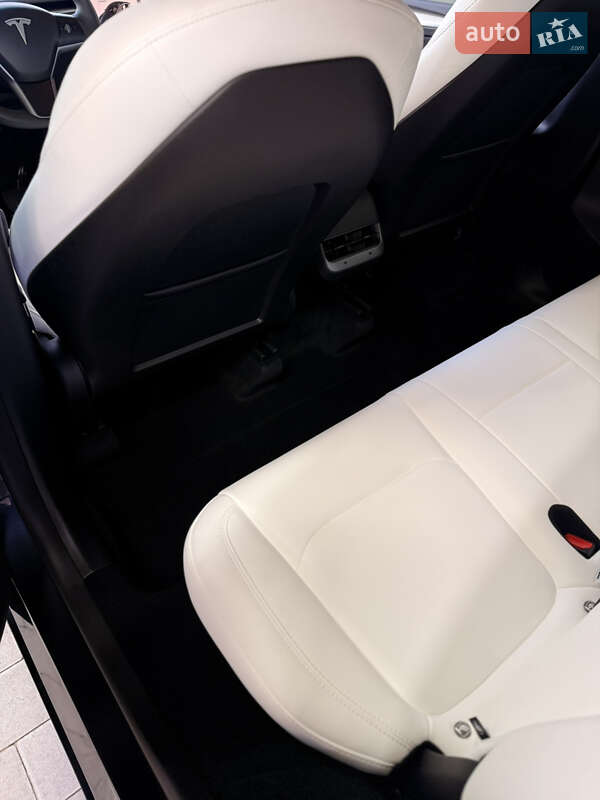 Внедорожник / Кроссовер Tesla Model Y 2025 в Львове