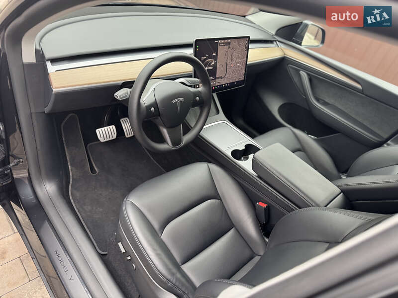 Внедорожник / Кроссовер Tesla Model Y 2024 в Киеве