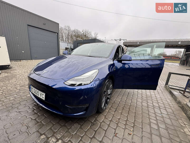 Позашляховик / Кросовер Tesla Model Y 2022 в Львові